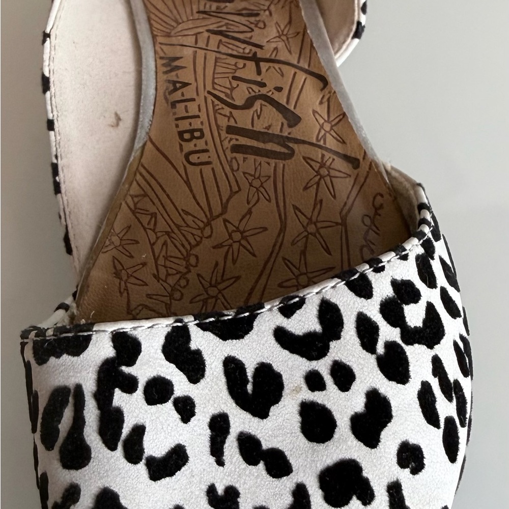 Malibu Blowfish Women's Leopard Print Flats - Picture 11 of 14